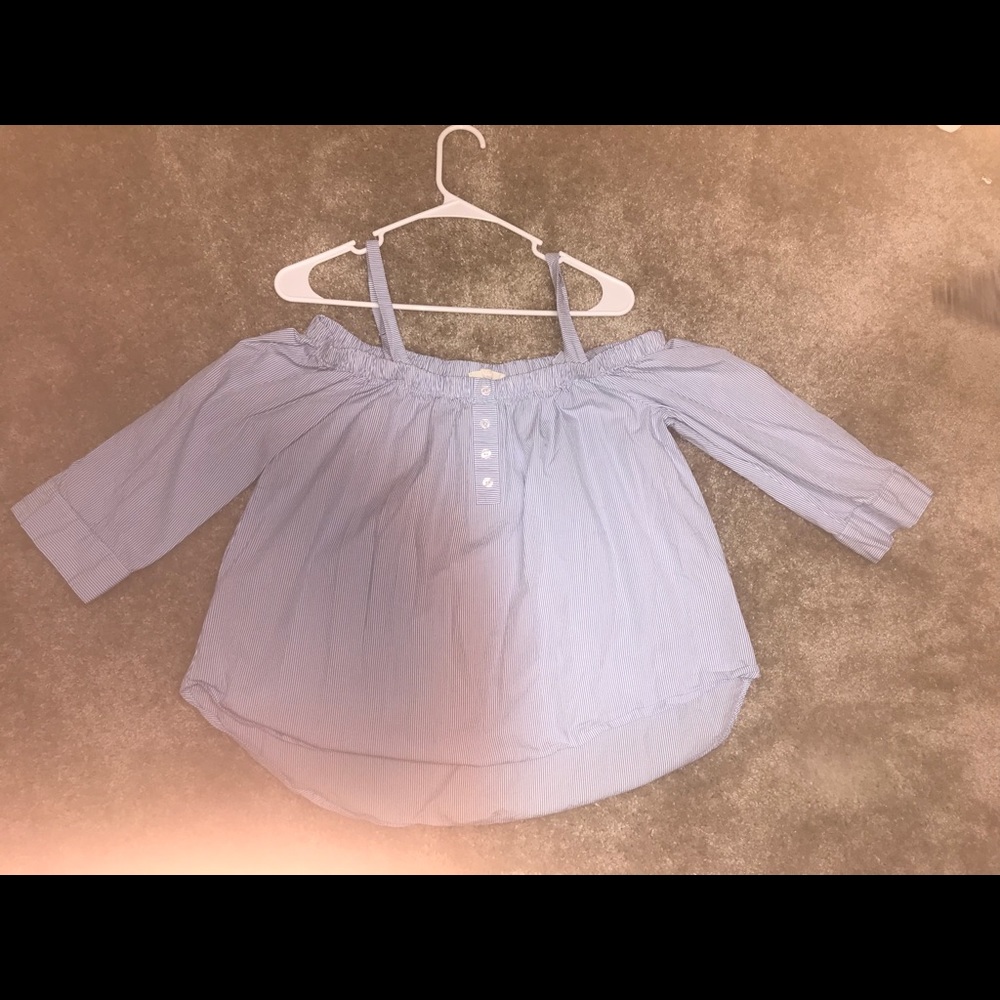 Strapless shirt with removable straps